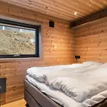Panoramahytte Med Jacuzzi Og Spektakulaer Fjellutsikt Villa Sogndal