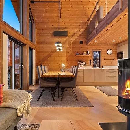 Panoramahytte Med Jacuzzi Og Spektakulaer Fjellutsikt *