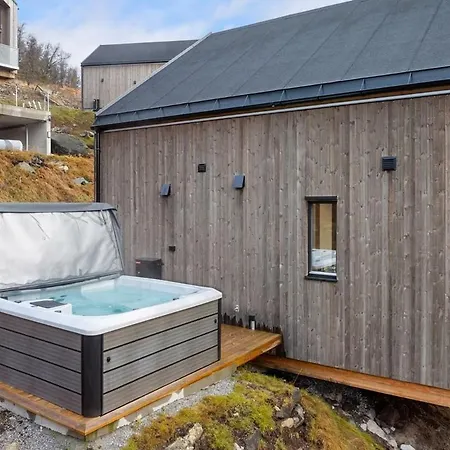 Panoramahytte Med Jacuzzi Og Spektakulaer Fjellutsikt Sogndal