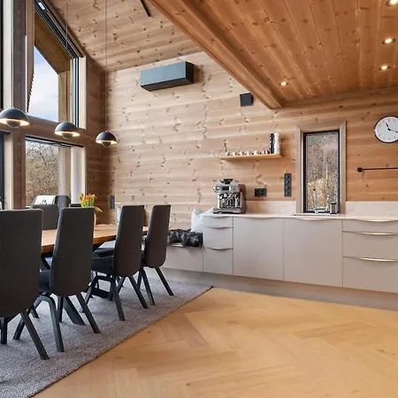 Panoramahytte Med Jacuzzi Og Spektakulaer Fjellutsikt Villa