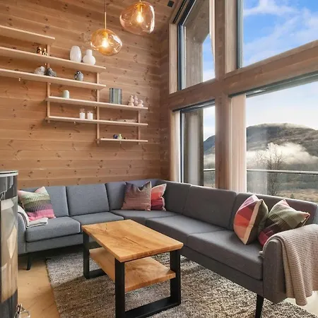 Panoramahytte Med Jacuzzi Og Spektakulaer Fjellutsikt Sogndal
